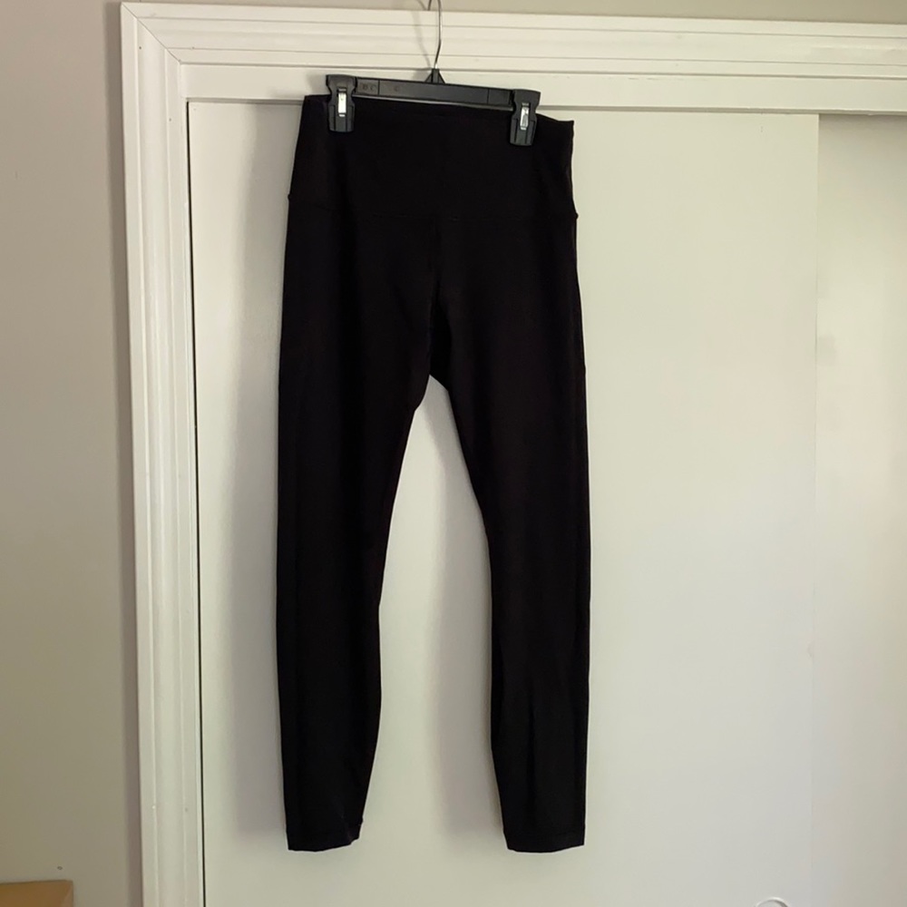 Used Lululemon wunder under size 8 in 7/8